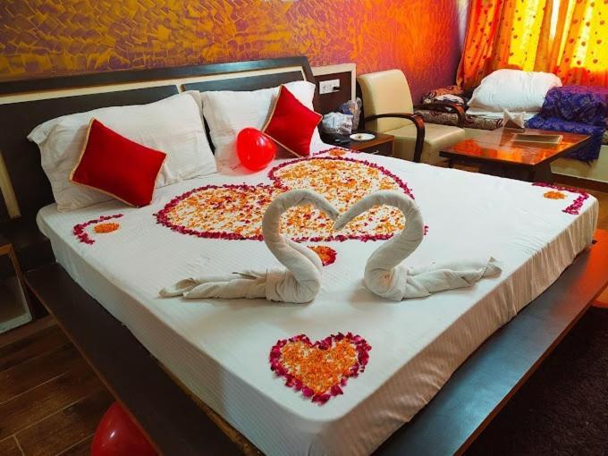 The Royal Grand, Manali Hotel Jagatsukh Bagian luar foto